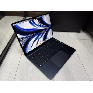 Apple MacBook Air 13.6” Retina 2022 256GB SSD 8GB Ram 8C CPU 8C GPU M2 Midnight